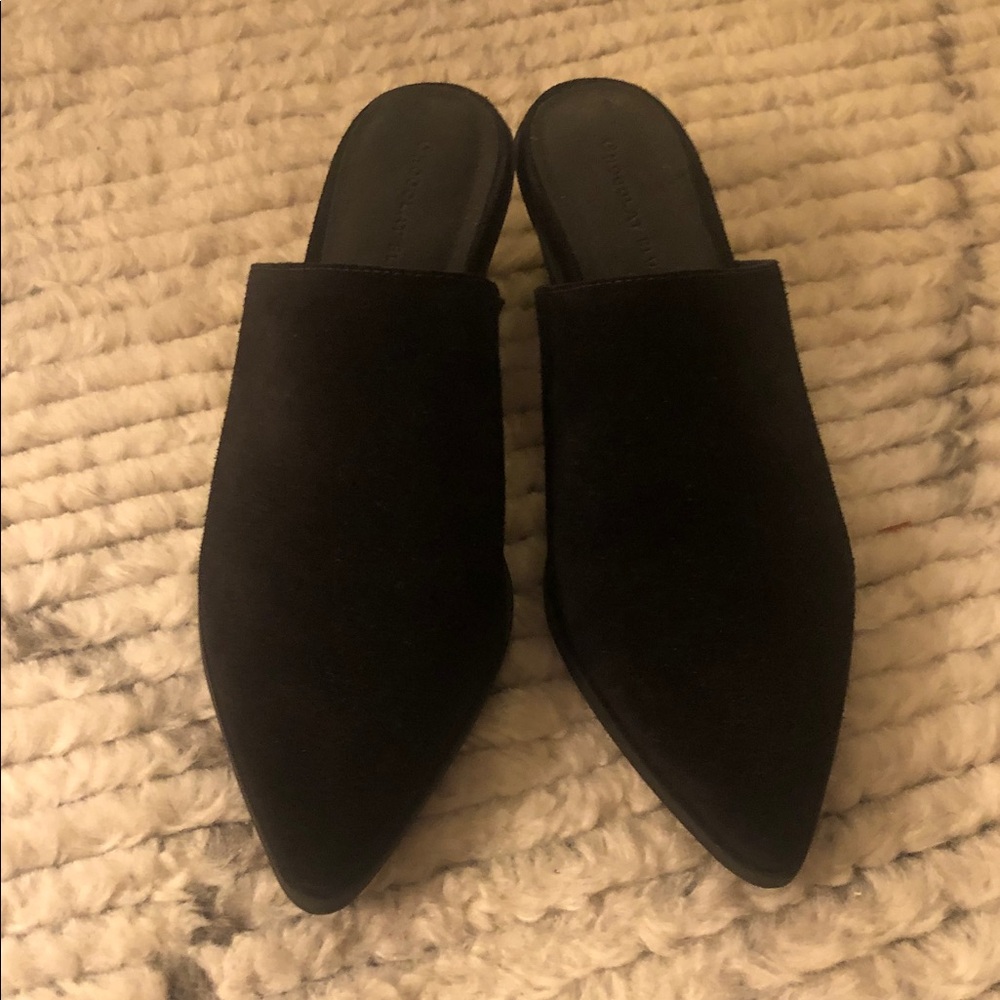 New chocolate blu Black suede Women's Mules excellent floor model NEW no box 8.5